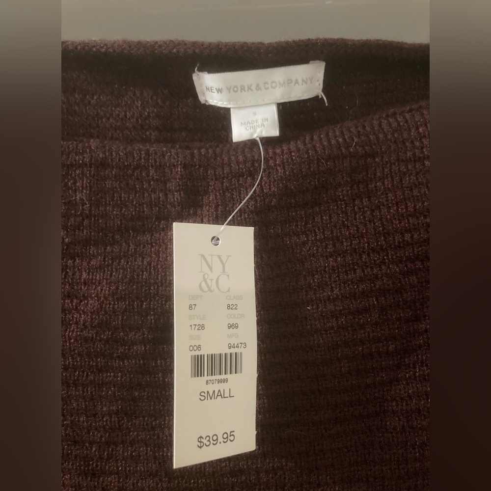 New York & Company Women's Burgundy Poncho Size Small NWT - Picture 2 of 2